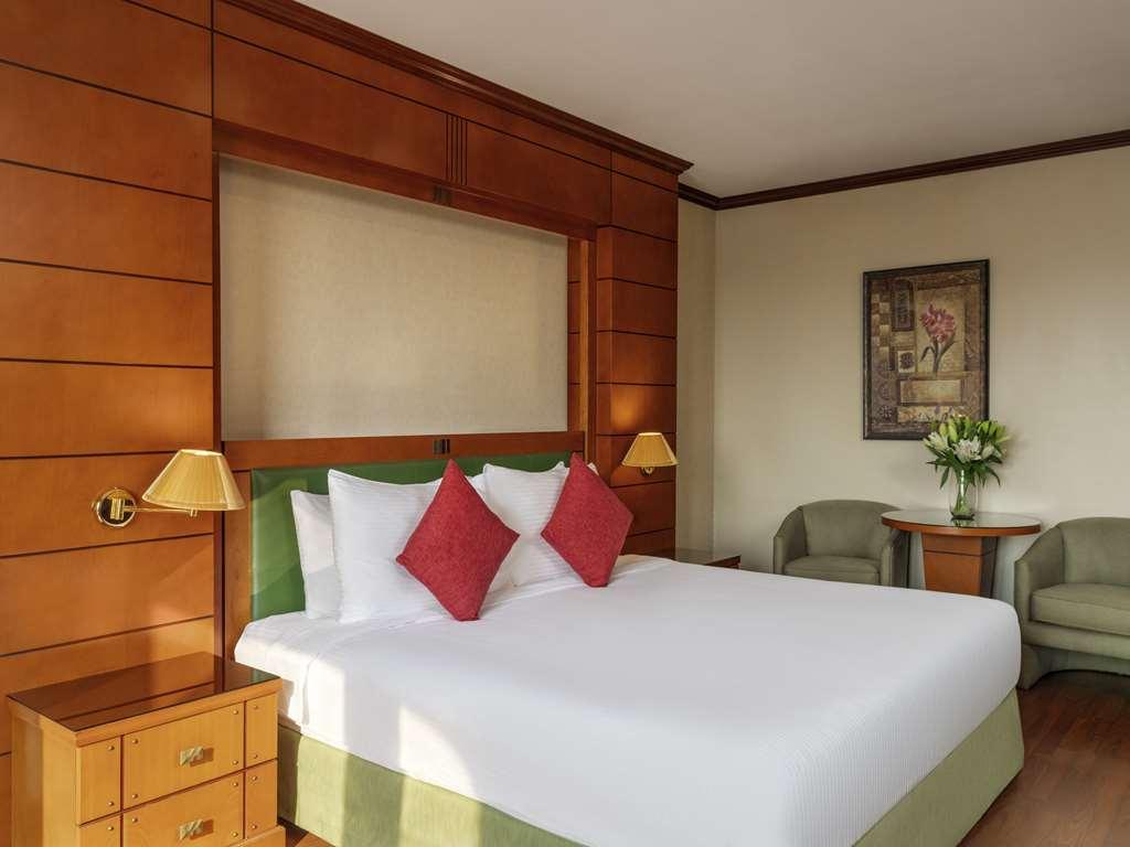 Move Hotel